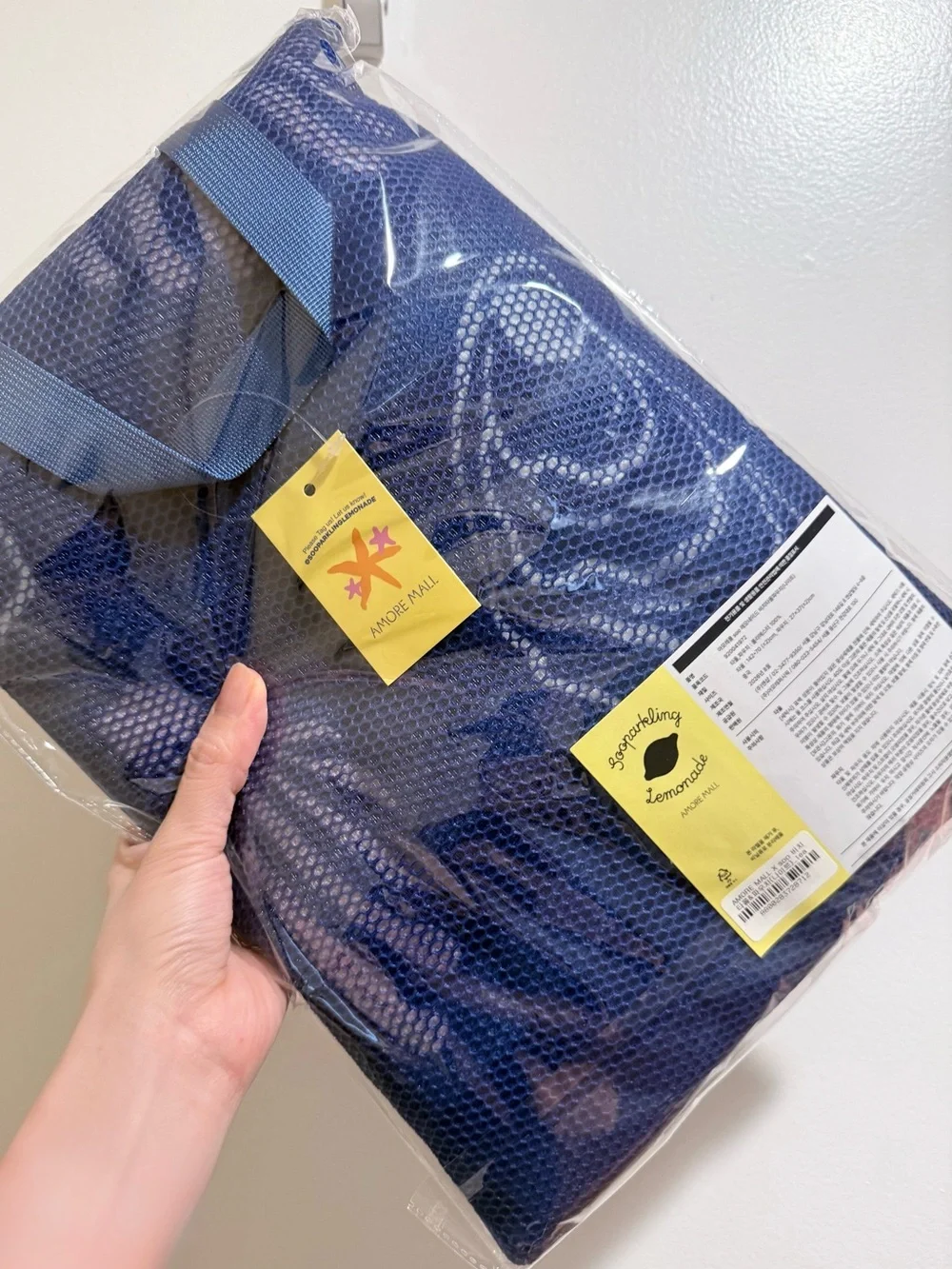 NWT Amore Pacific x Soopsparkling Beach Towel & Mesh Pouch Set (Navy)